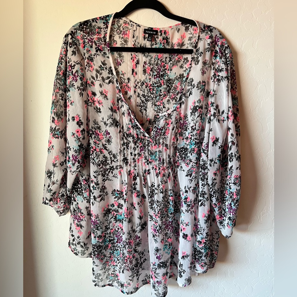 Torrid White Floral Blouse